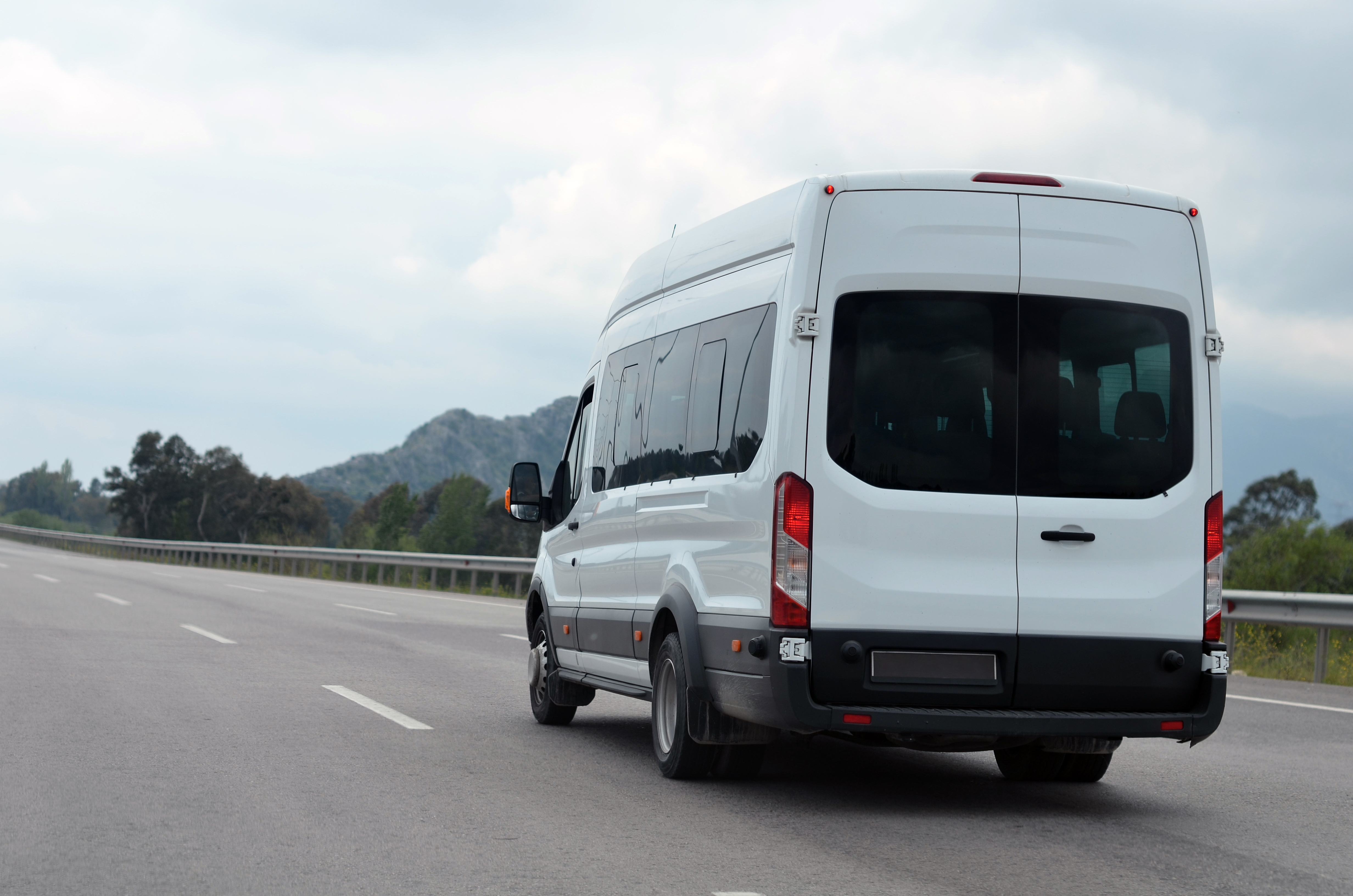 The Benefits of Hiring a Minibus for Graduation Celebrations