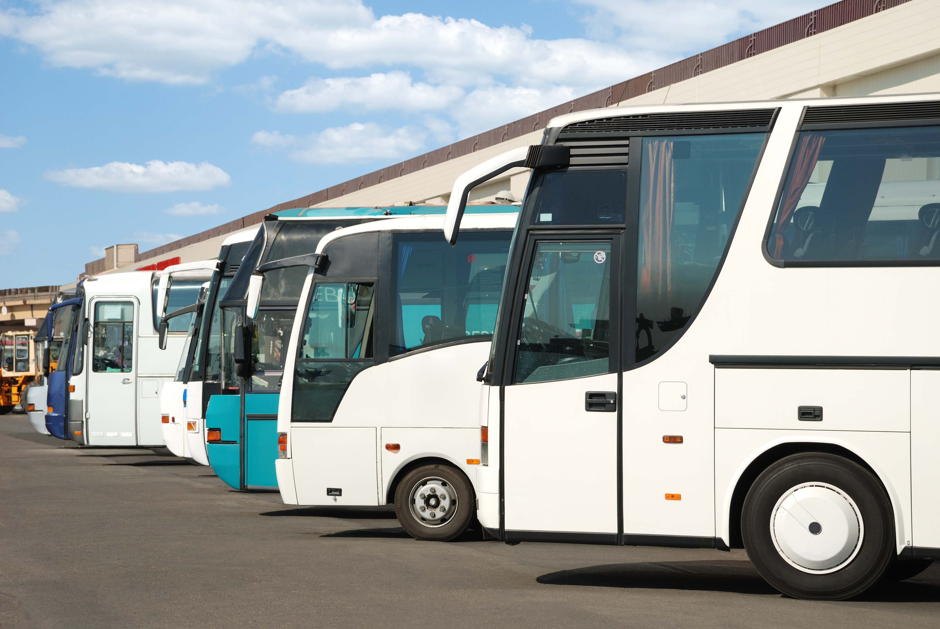 What to Consider Before Booking a Chartered Coach for Airport Transfer